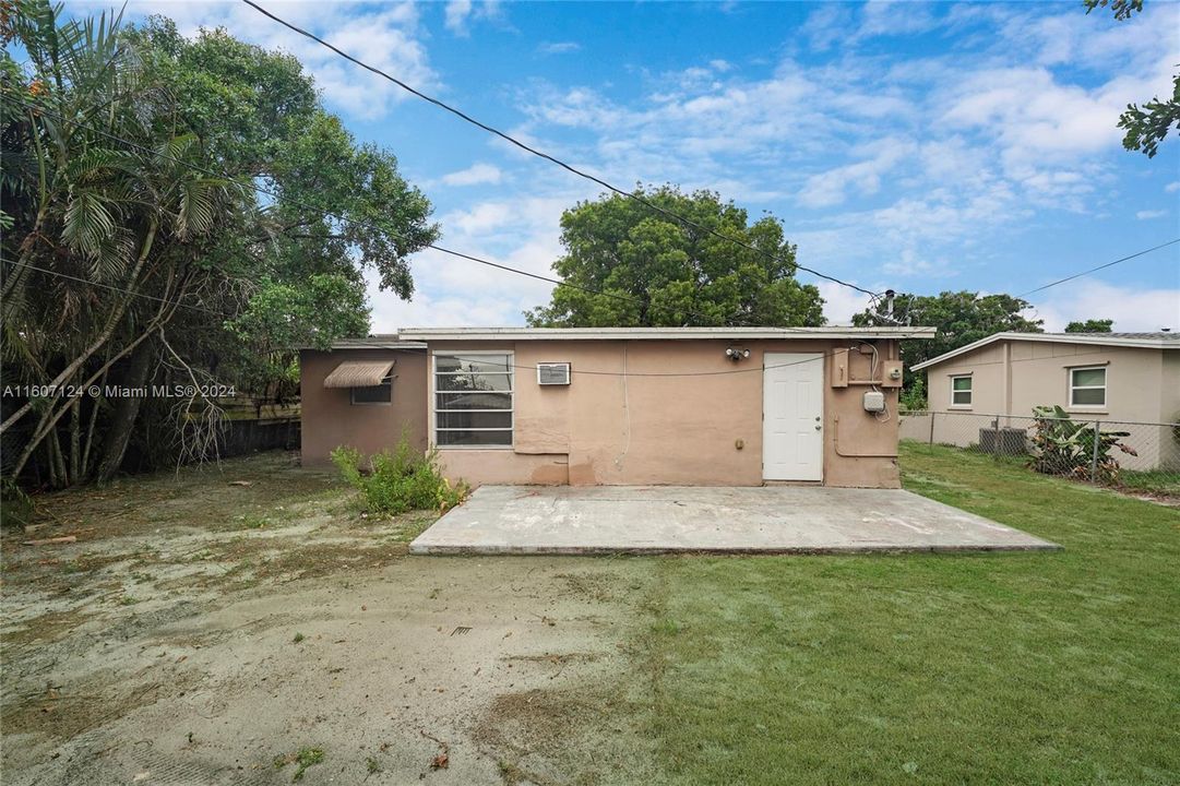 For Sale: $384,900 (3 beds, 2 baths, 1453 Square Feet)