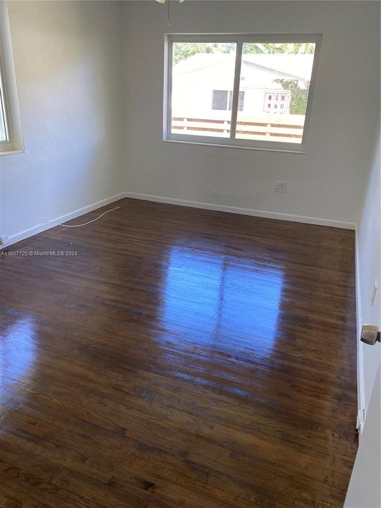 For Rent: $1,950 (1 beds, 1 baths, 550 Square Feet)