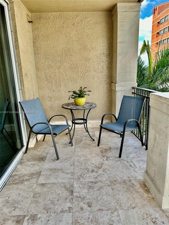 For Rent: $2,500 (1 beds, 1 baths, 814 Square Feet)