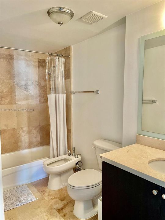 For Rent: $2,500 (1 beds, 1 baths, 814 Square Feet)