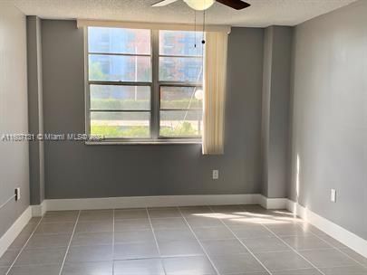 For Rent: $1,650 (1 beds, 1 baths, 840 Square Feet)