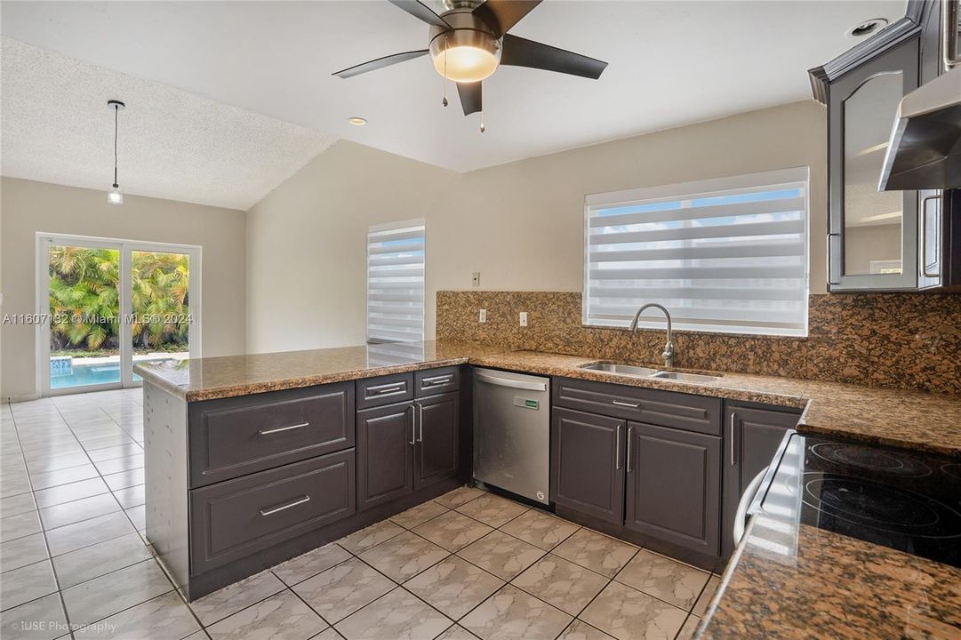 Active With Contract: $4,100 (3 beds, 2 baths, 1745 Square Feet)