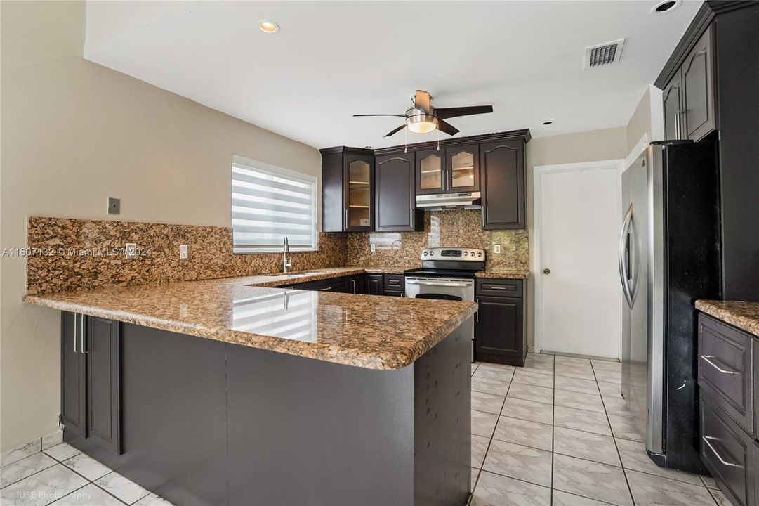 Active With Contract: $4,100 (3 beds, 2 baths, 1745 Square Feet)