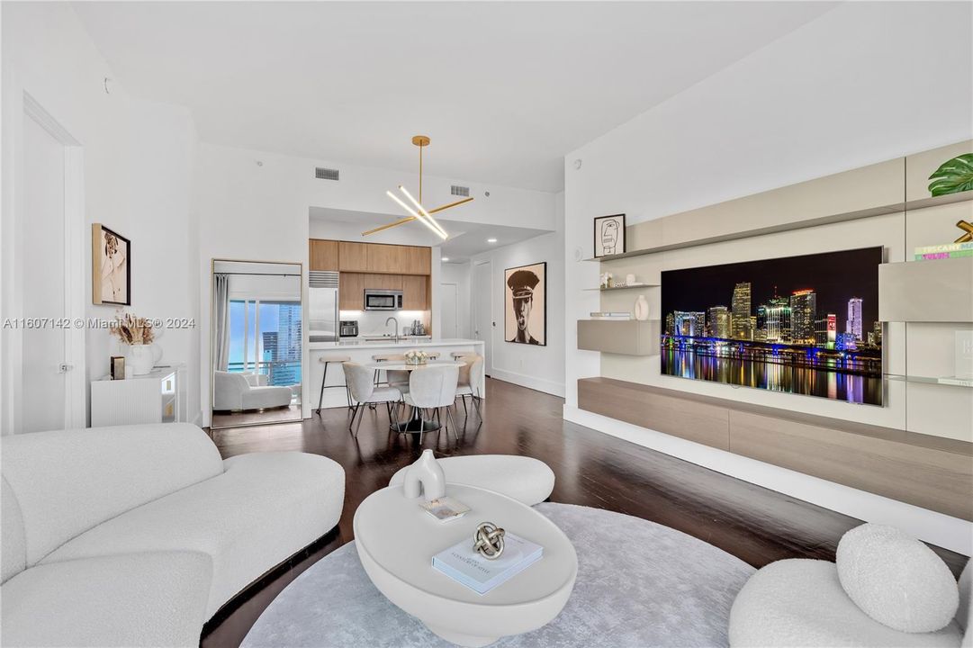 For Sale: $1,175,000 (2 beds, 2 baths, 1289 Square Feet)