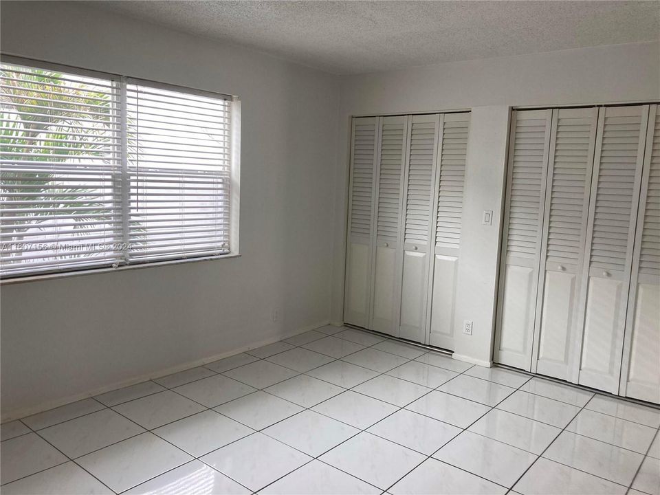 For Rent: $1,800 (1 beds, 1 baths, 620 Square Feet)