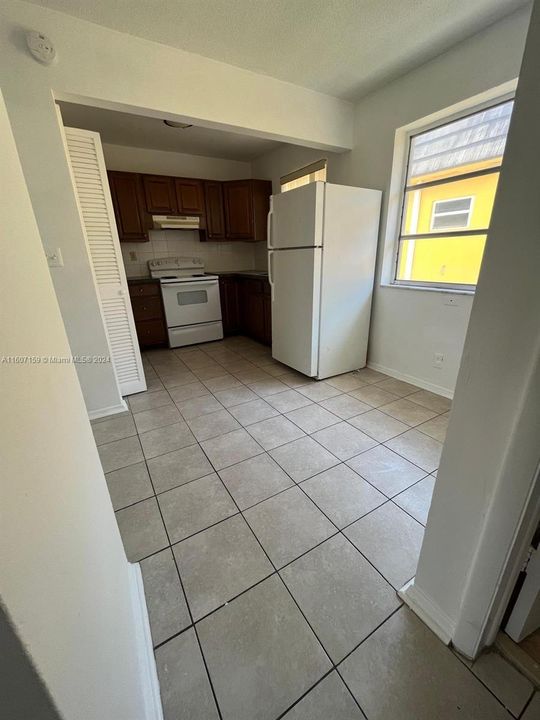 For Rent: $1,695 (1 beds, 1 baths, 562 Square Feet)