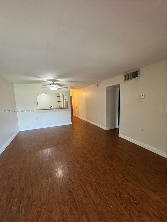 For Rent: $2,300 (2 beds, 2 baths, 986 Square Feet)