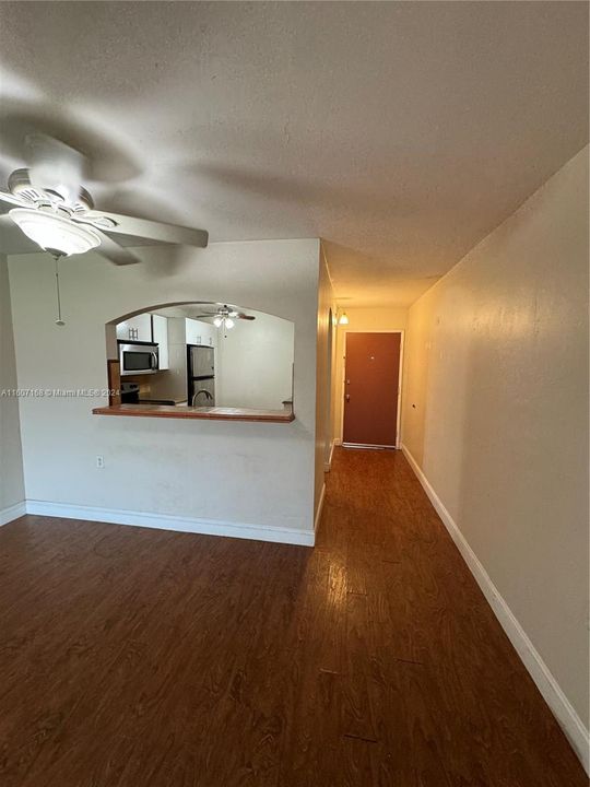 For Rent: $2,300 (2 beds, 2 baths, 986 Square Feet)