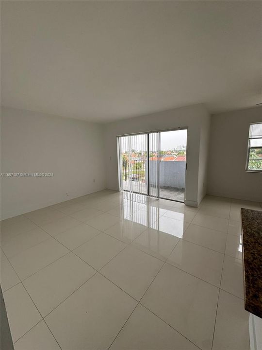 En Venta: $380,000 (3 camas, 2 baños, 1168 Pies cuadrados)