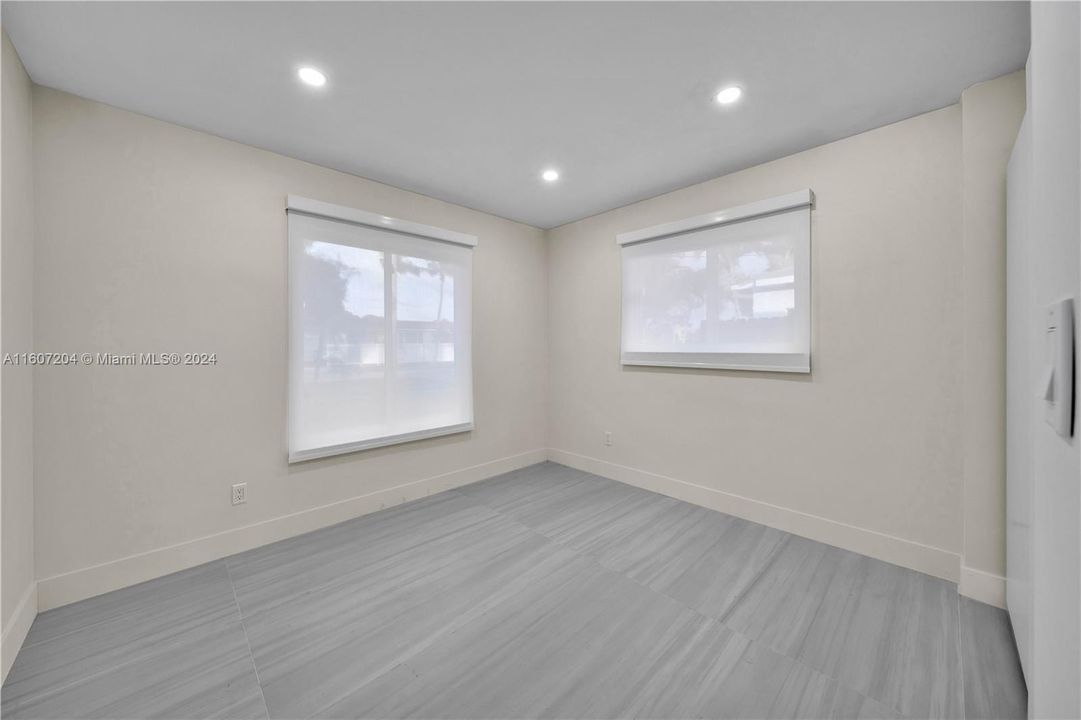 Active With Contract: $6,400 (3 beds, 2 baths, 1894 Square Feet)