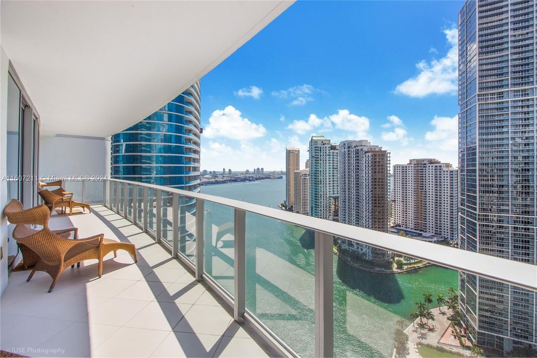 For Sale: $1,195,000 (2 beds, 2 baths, 1500 Square Feet)