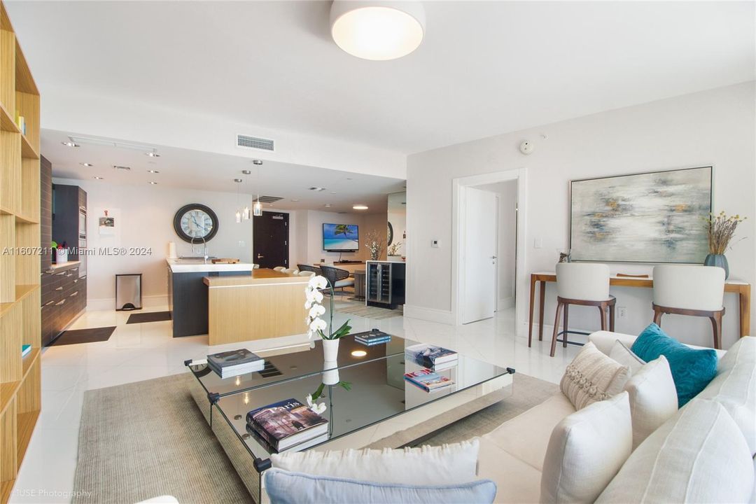 For Sale: $1,195,000 (2 beds, 2 baths, 1500 Square Feet)