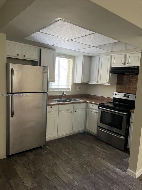 For Rent: $2,500 (2 beds, 1 baths, 850 Square Feet)