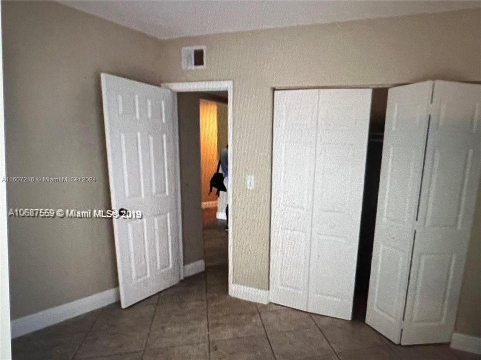 For Rent: $2,200 (2 beds, 2 baths, 870 Square Feet)