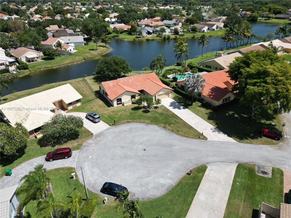 For Sale: $849,999 (4 beds, 2 baths, 2210 Square Feet)