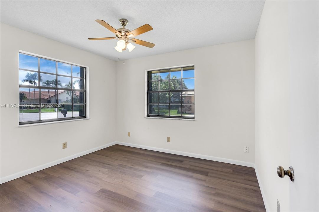 Virtual Staging 4th bedroom