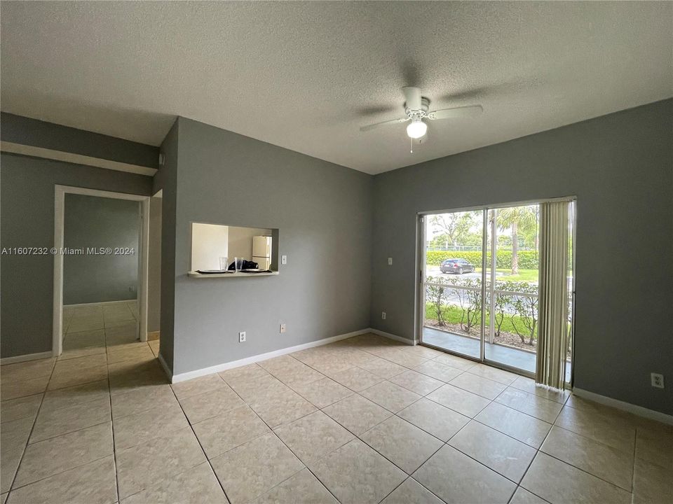 Active With Contract: $2,000 (2 beds, 2 baths, 807 Square Feet)