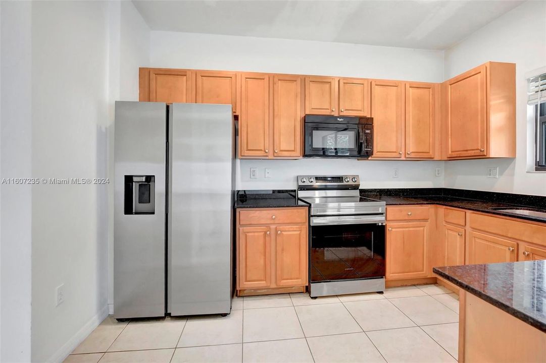 For Rent: $4,500 (4 beds, 2 baths, 2105 Square Feet)