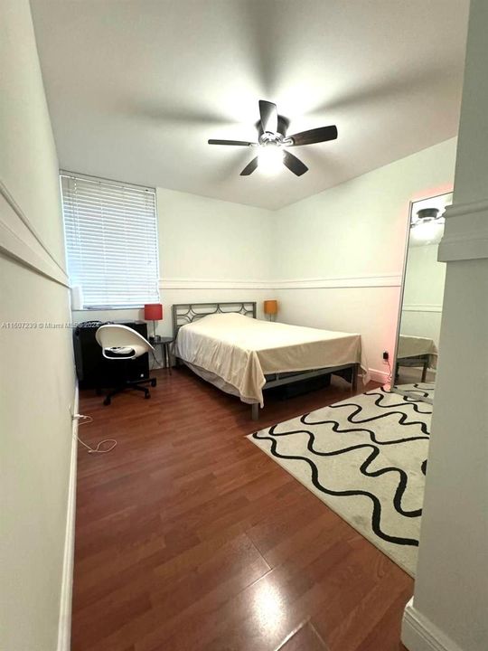 For Rent: $3,900 (4 beds, 2 baths, 1380 Square Feet)