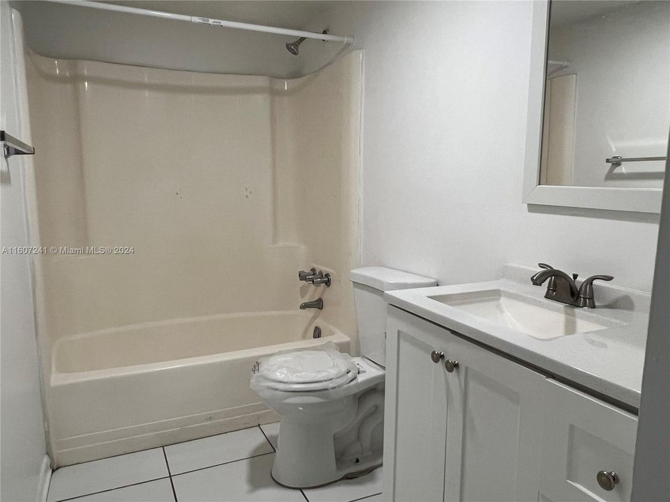 For Rent: $1,850 (2 beds, 2 baths, 959 Square Feet)