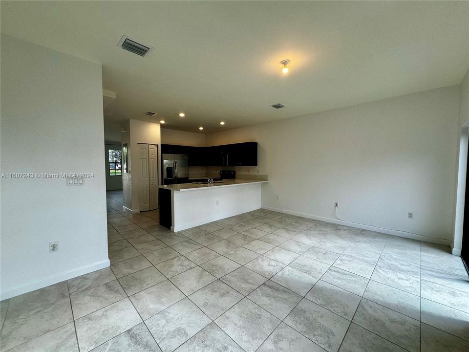 For Rent: $2,545 (3 beds, 2 baths, 1524 Square Feet)