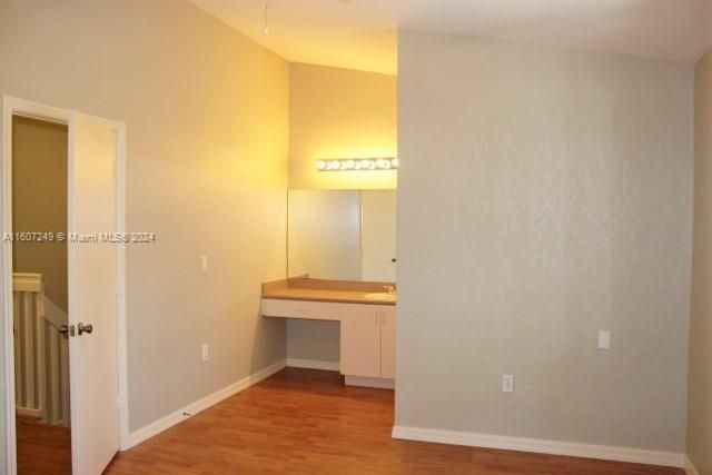 For Rent: $2,500 (2 beds, 2 baths, 1267 Square Feet)