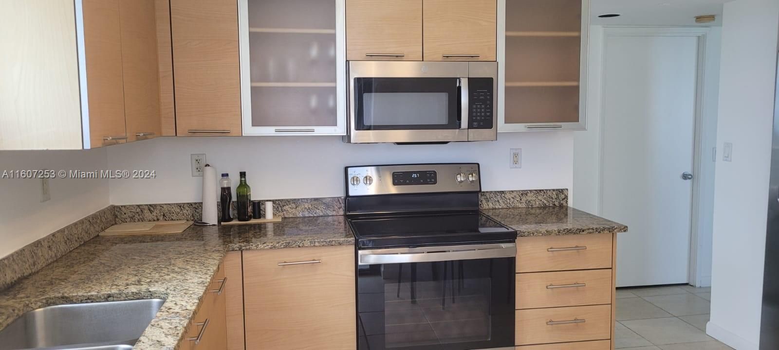 For Rent: $3,400 (2 beds, 2 baths, 1302 Square Feet)