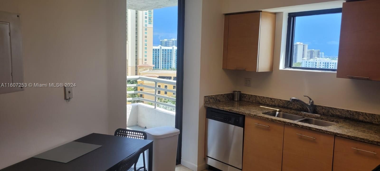 For Rent: $3,600 (2 beds, 2 baths, 1302 Square Feet)