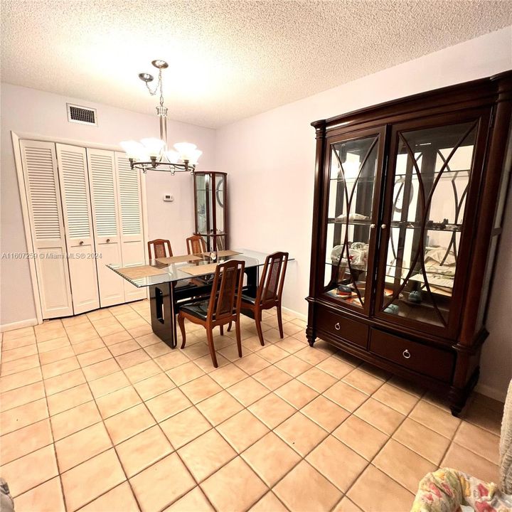 For Sale: $186,000 (1 beds, 1 baths, 844 Square Feet)