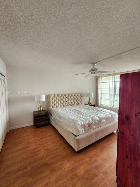 For Rent: $2,000 (1 beds, 1 baths, 900 Square Feet)