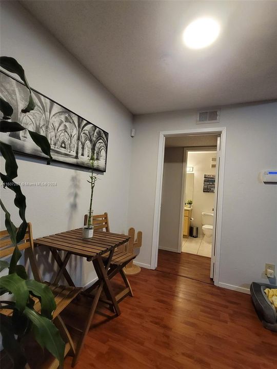 Recently Rented: $1,900 (1 beds, 1 baths, 820 Square Feet)