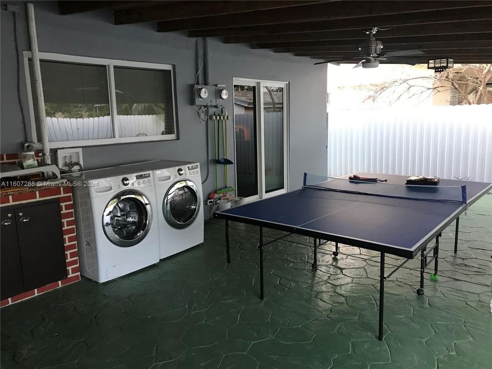 For Rent: $2,900 (2 beds, 2 baths, 2289 Square Feet)