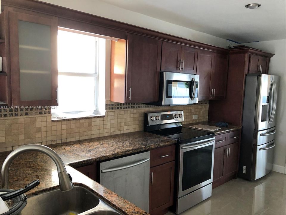 For Rent: $2,900 (2 beds, 2 baths, 2289 Square Feet)