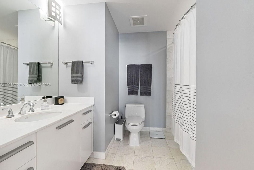 For Sale: $499,900 (1 beds, 1 baths, 963 Square Feet)