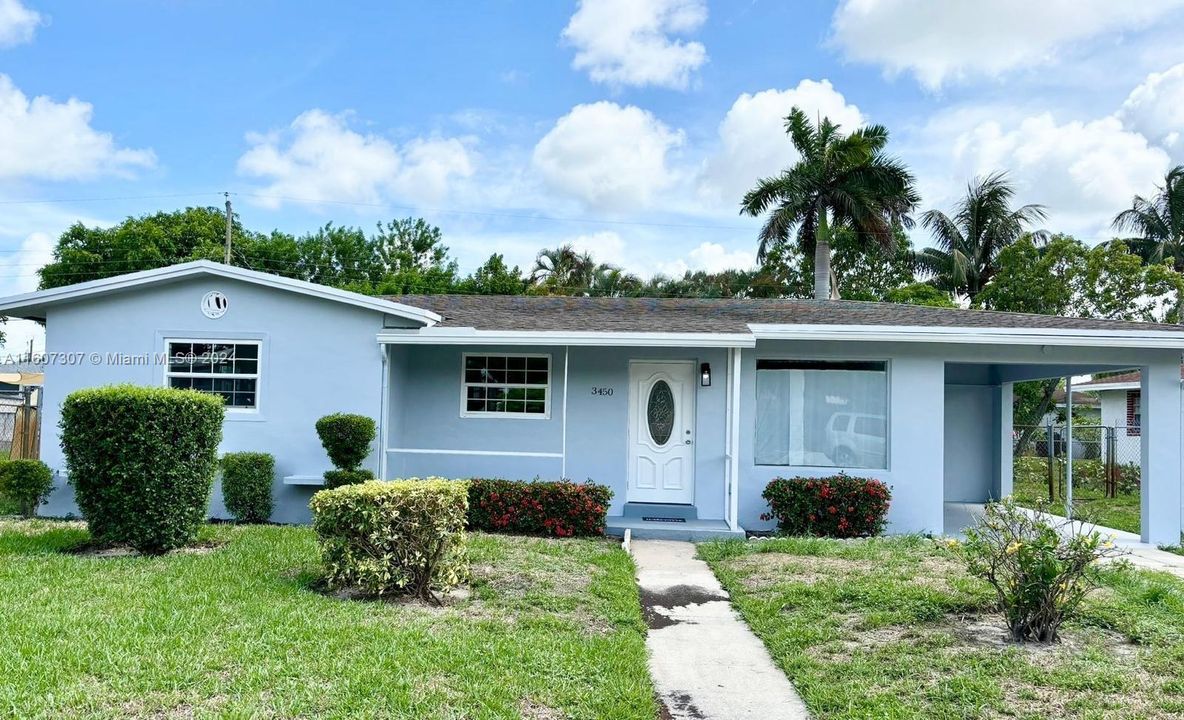 Active With Contract: $3,100 (4 beds, 2 baths, 1373 Square Feet)