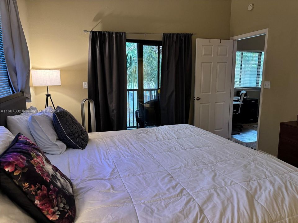 Recently Sold: $187,000 (1 beds, 1 baths, 632 Square Feet)