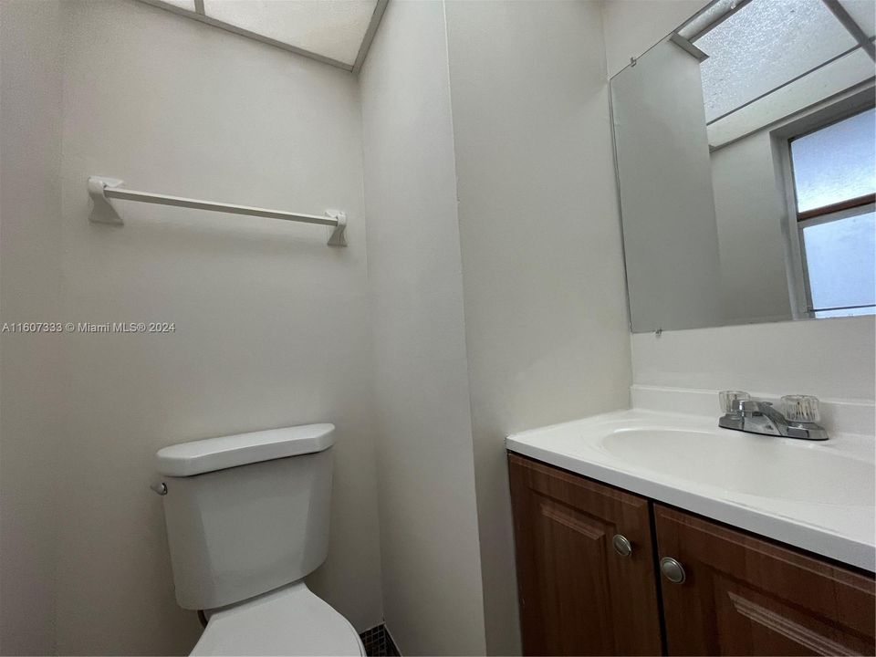 For Rent: $1,600 (1 beds, 1 baths, 750 Square Feet)