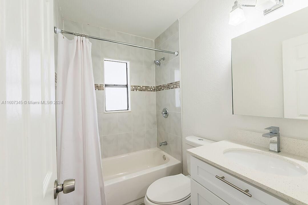 For Rent: $2,500 (2 beds, 1 baths, 1153 Square Feet)