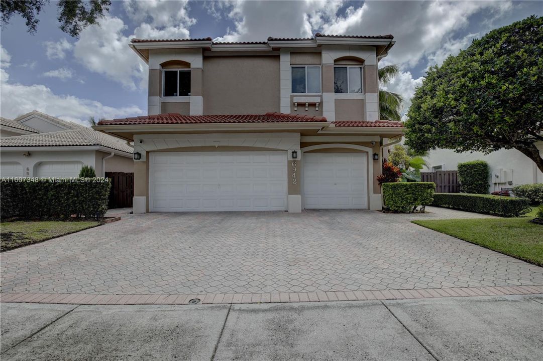 For Sale: $1,500,000 (5 beds, 3 baths, 3026 Square Feet)