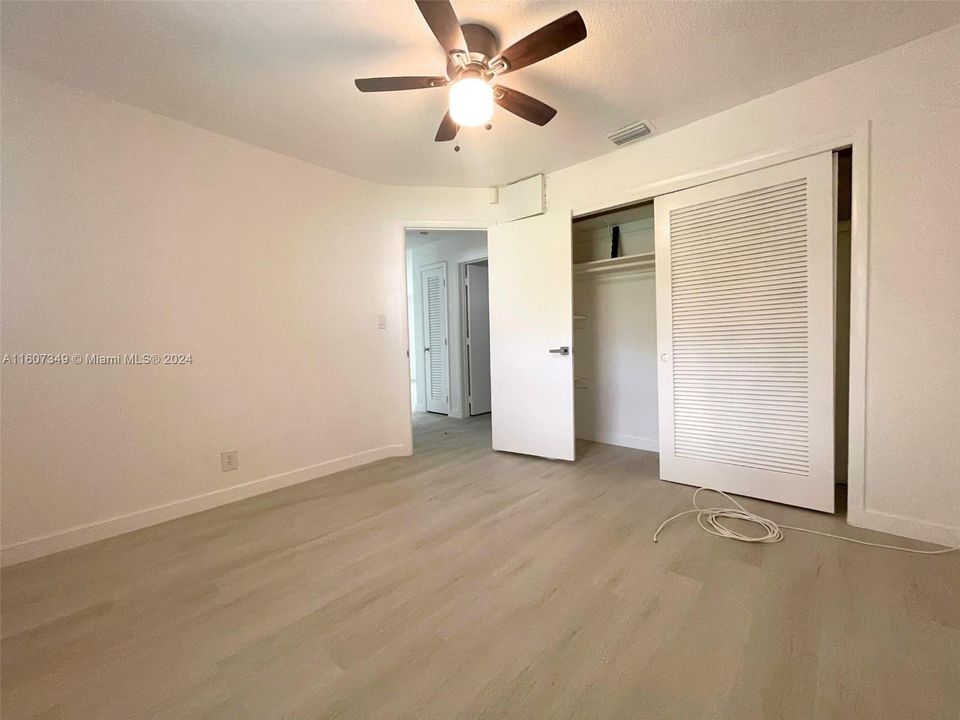 For Rent: $1,950 (2 beds, 1 baths, 1044 Square Feet)