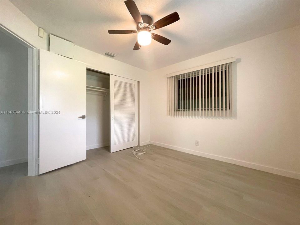 For Rent: $1,950 (2 beds, 1 baths, 1044 Square Feet)