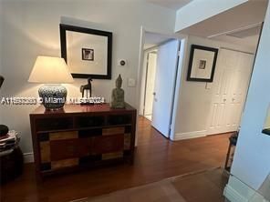 For Rent: $2,250 (1 beds, 1 baths, 710 Square Feet)