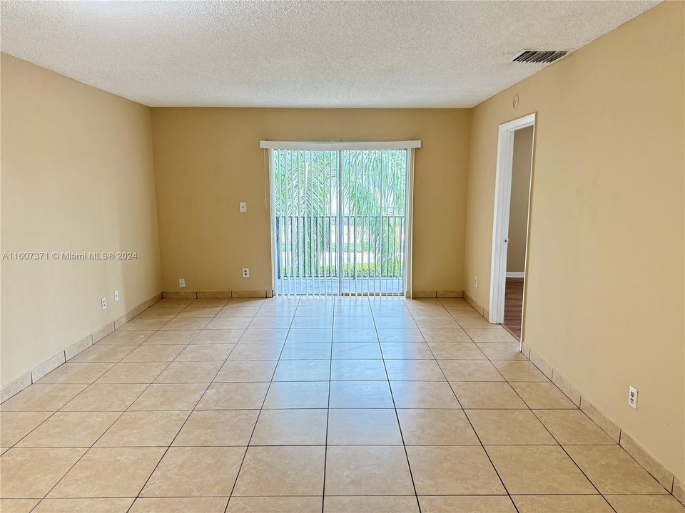 For Rent: $2,100 (2 beds, 2 baths, 808 Square Feet)