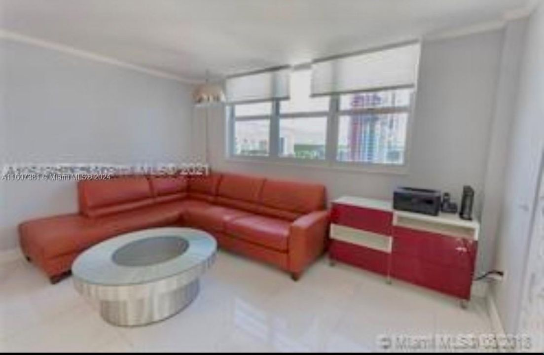 En Venta: $550,000 (2 camas, 2 baños, 1360 Pies cuadrados)