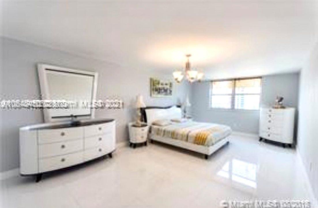 For Sale: $550,000 (2 beds, 2 baths, 1360 Square Feet)