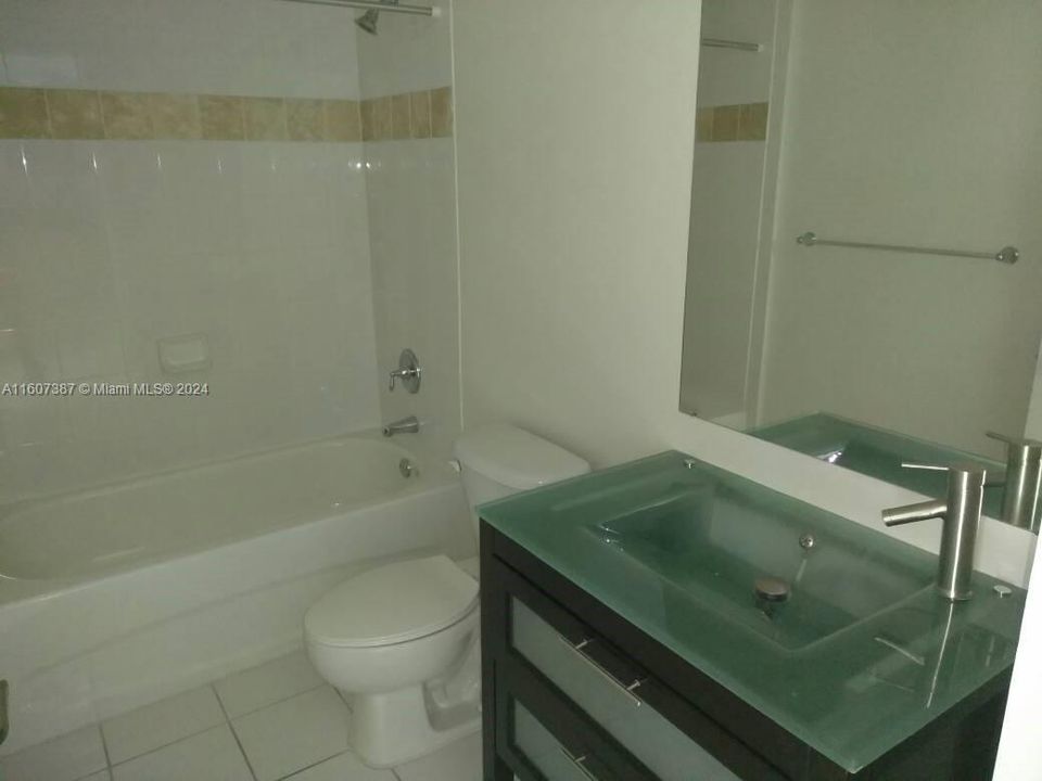 В аренду: $3,150 (1 спален, 2 ванн, 1144 Квадратных фут)