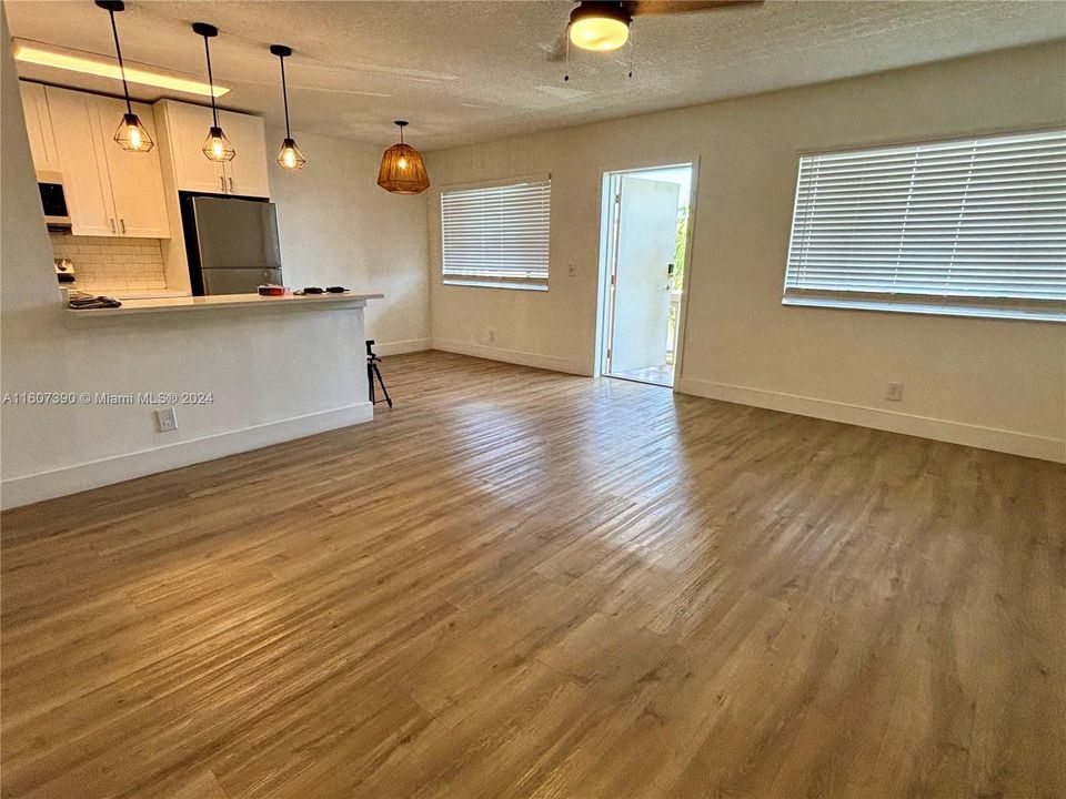 For Rent: $1,750 (2 beds, 1 baths, 825 Square Feet)