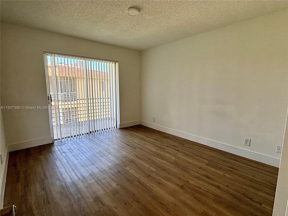 For Rent: $1,750 (2 beds, 1 baths, 825 Square Feet)