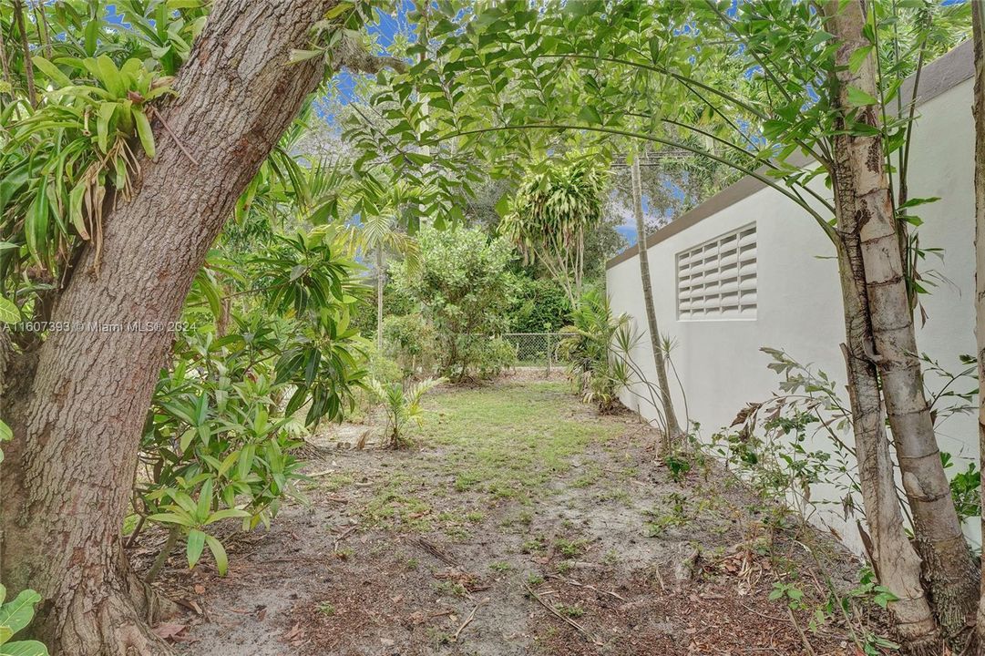 For Sale: $1,250,000 (3 beds, 2 baths, 1719 Square Feet)