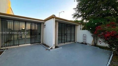 For Rent: $3,400 (3 beds, 2 baths, 1458 Square Feet)